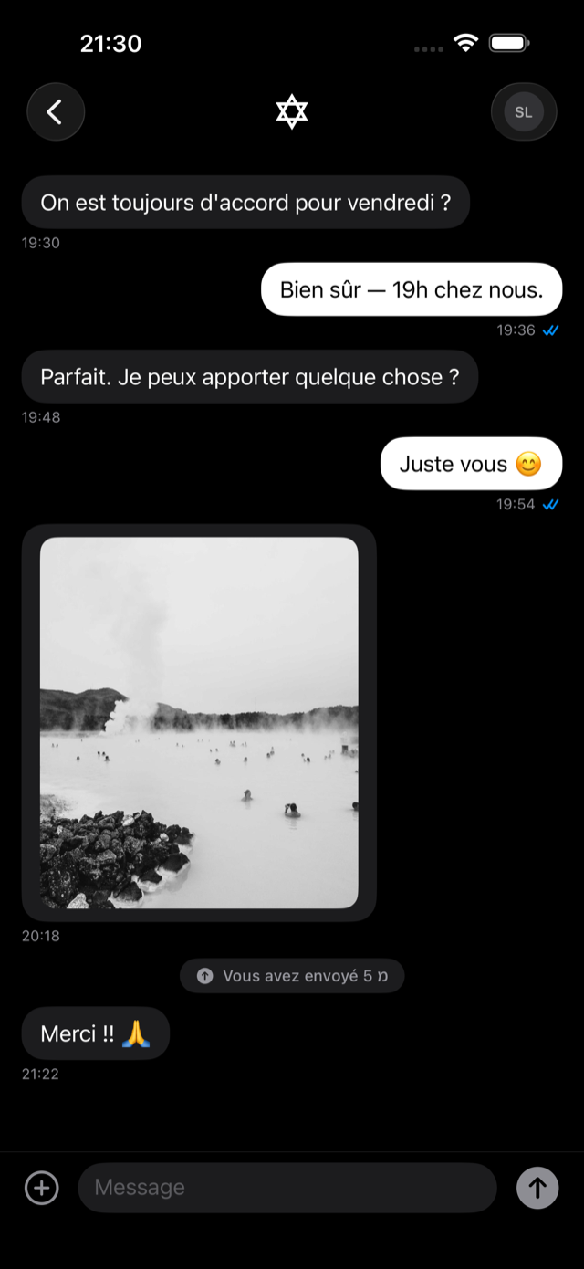 Une conversation — texte, photo et מ envoyés dans le fil